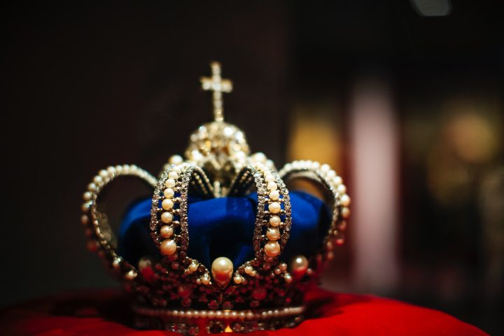 gold and blue crown